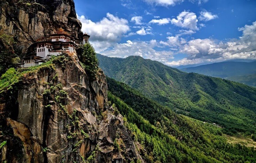 Bhutan – the Land of Thunder Dragon